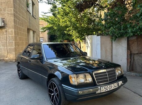 Mercedes 220 E