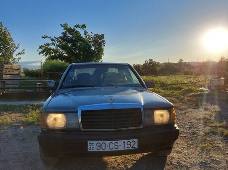 Mercedes 190