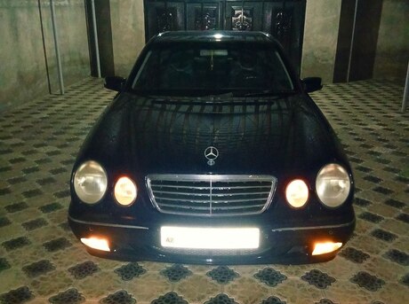 Mercedes E 240