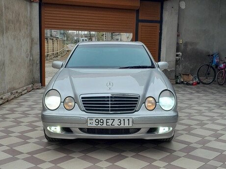 Mercedes E 280