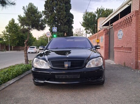 Mercedes S 550