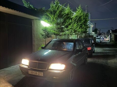 Mercedes C 230