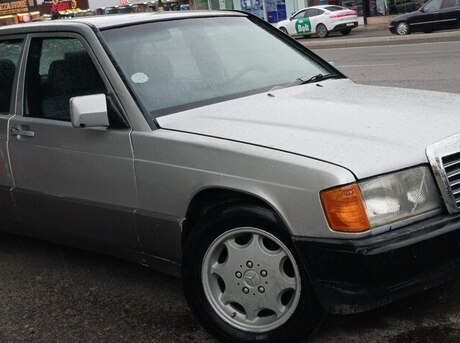Mercedes 190