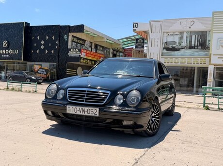 Mercedes E 320