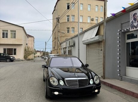 Mercedes E 200