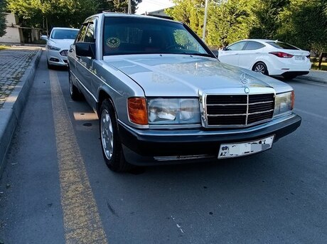 Mercedes 190
