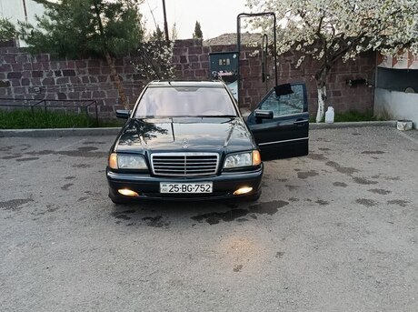 Mercedes C 280