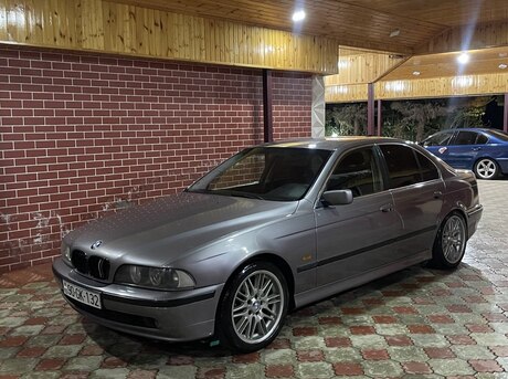 BMW 523