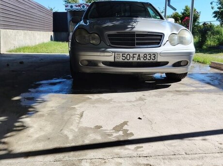 Mercedes C 200