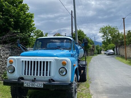GAZ 53