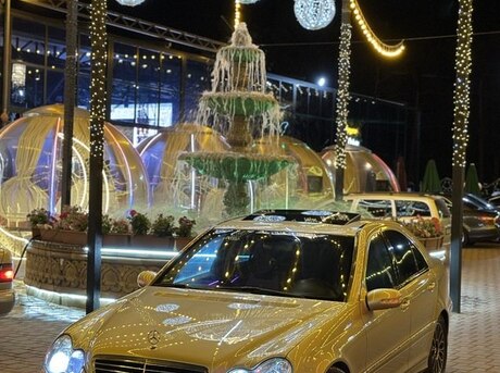 Mercedes C 200