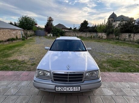 Mercedes C 200