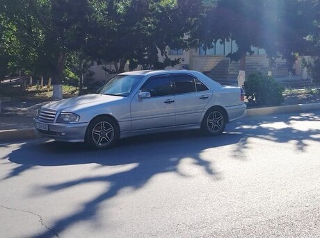 Mercedes C 220