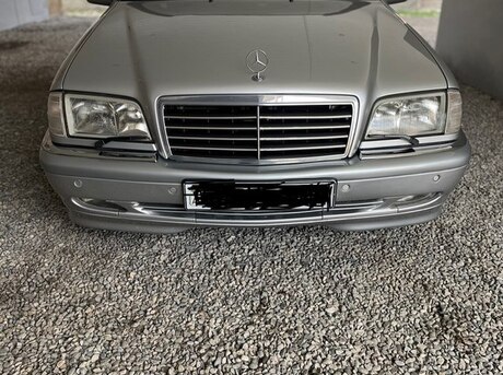 Mercedes C 240