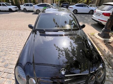 Mercedes E 200