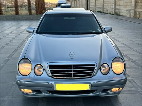 Mercedes E 270