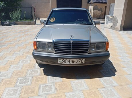 Mercedes 190