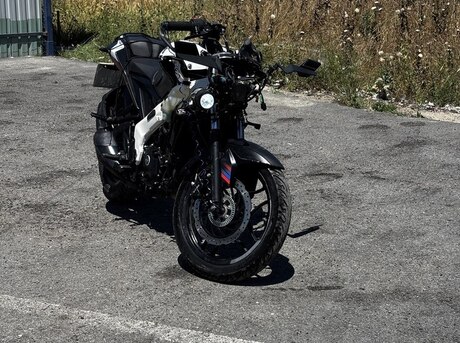 Bajaj Pulsar RS 200