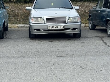 Mercedes C 200