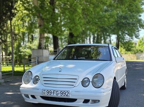 Mercedes E 240