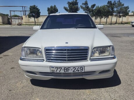 Mercedes C 180
