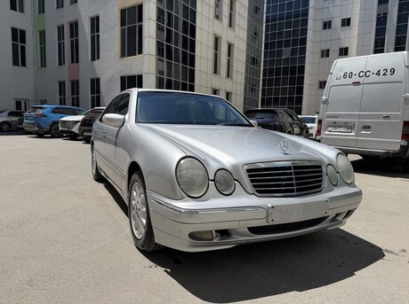 Mercedes E 270
