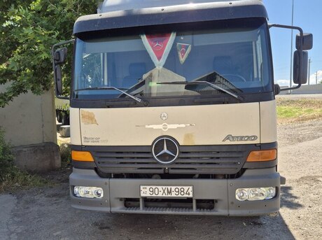 Mercedes 1217