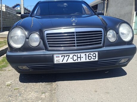 Mercedes E 230