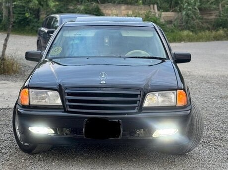 Mercedes C 230