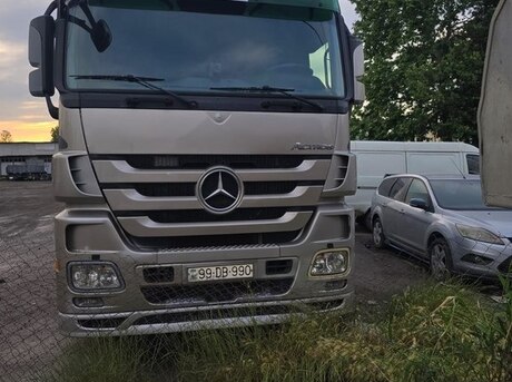 Mercedes Actros 1851