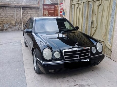 Mercedes E 320