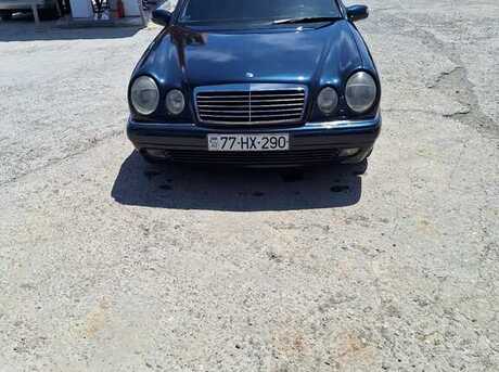 Mercedes E 240