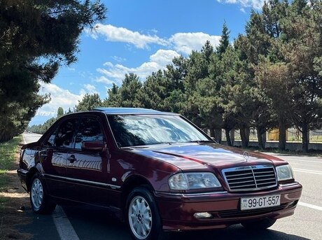 Mercedes C 200
