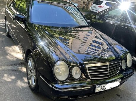 Mercedes E 240