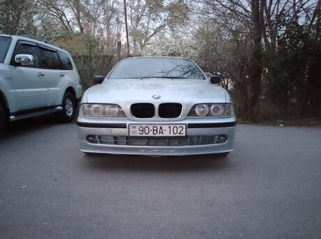 BMW 528