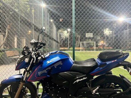 TVS Apache RTR 200 4V