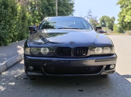 BMW 528