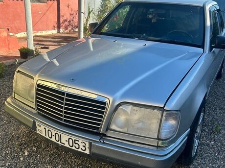 Mercedes E 220