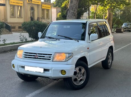 Mitsubishi Pajero io