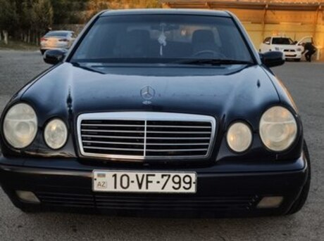 Mercedes E 200