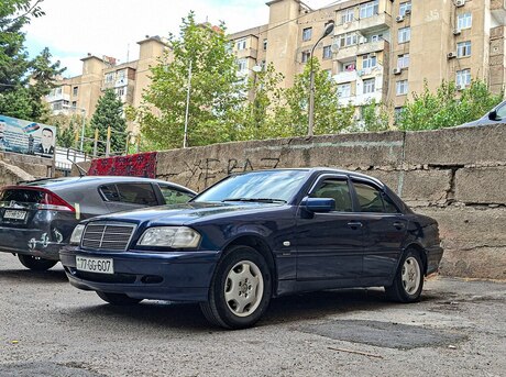 Mercedes C 220