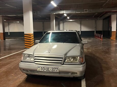 Mercedes C 180