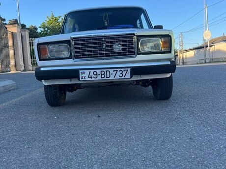 LADA (VAZ) 2107
