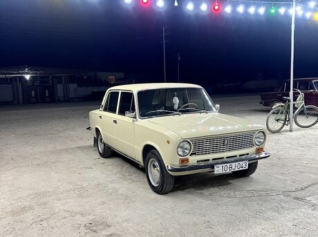 LADA (VAZ) 21011