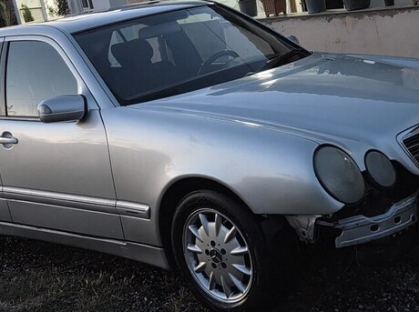 Mercedes E 220