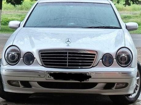 Mercedes E 240