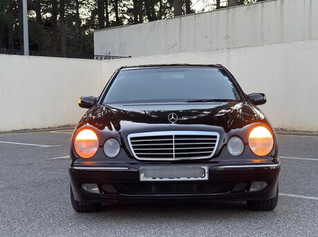 Mercedes E 240