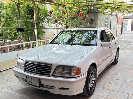 Mercedes C 230