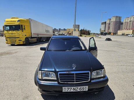 Mercedes C 280