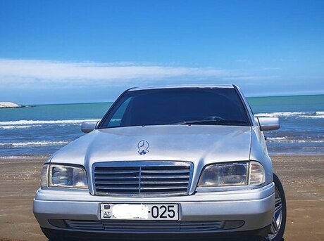 Mercedes C 180